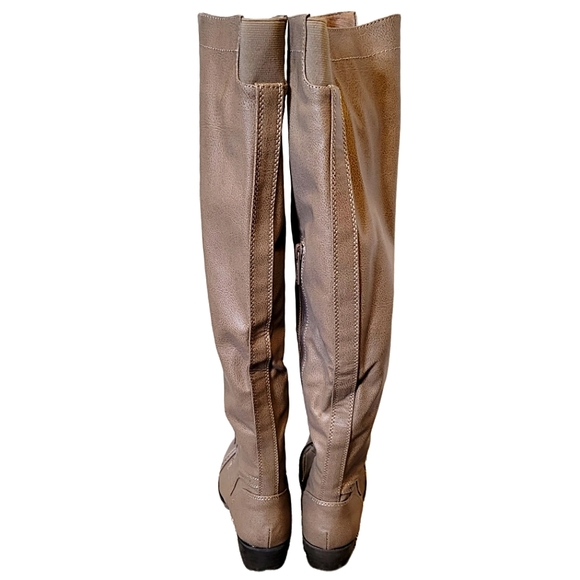 ⭐️(1- SZ 6.5 LEFT) BEIGE KNEE HIGH LACE UP BOOTS - Picture 2 of 4